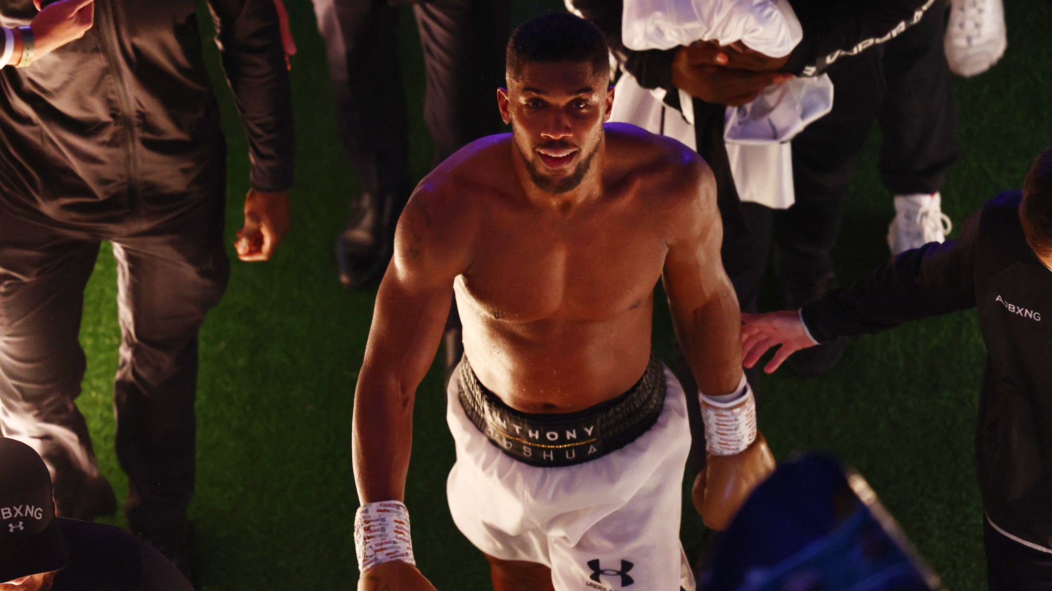 https://io-fsly-bfmtv.cdn.nextradiotv.com/7kF5zTla_Rtpngp04iOZ9KUpeqE=/0x141:2048x1293/images/Anthony-Joshua-1155683.jpg