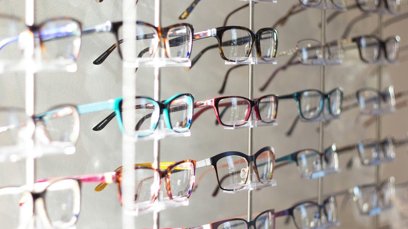 Myopie chez les enfants: pourquoi les lunettes ne suffisent pas et comment freiner son évolution