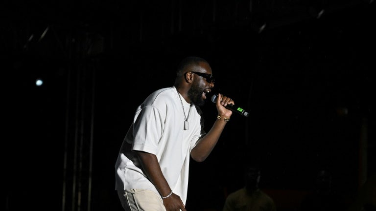 "C'est une annonce difficile": Gims annonce le report de ses concerts pour raisons médicales