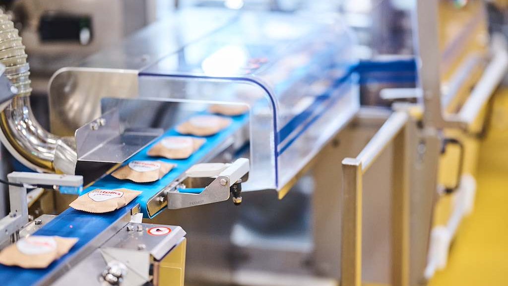 Des Nutella Cookies emballés individuellement avancent sur la nouvelle ligne de production de l’usine Delacre de Nieppe (Nord). Des Nutella Cookies emballés individuellement avancent sur la nouvelle ligne de production de l’usine Delacre de Nieppe (Nord).