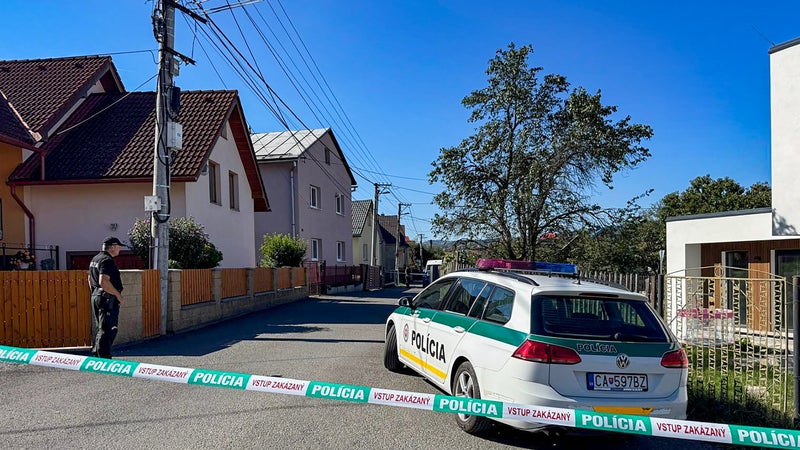 Une enseignante tuée et deux personnes blessées au couteau par un élève de 13 ans dans une école en Slovaquie