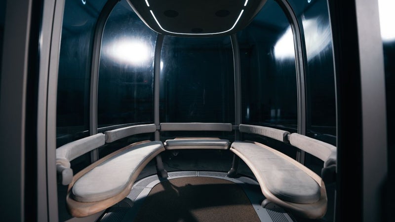 "Aux États-Unis, on dit Pomalift comme on dit Frigidaire": il a inventé les cabines "œufs", a conquis la planète et révolutionne le transport urbain, le géant français Poma nous a ouvert ses portes