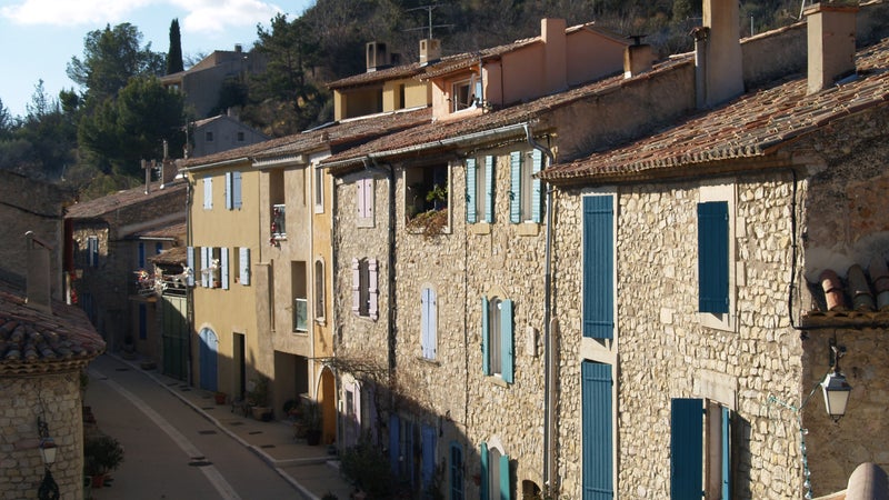 Vaucluse: le bar-restaurant-gîte d'un village cherche un exploitant en vue de son ouverture