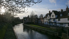 La rivière Stour où ont été découverts les restes humains, en Angleterre (image d'illustration)