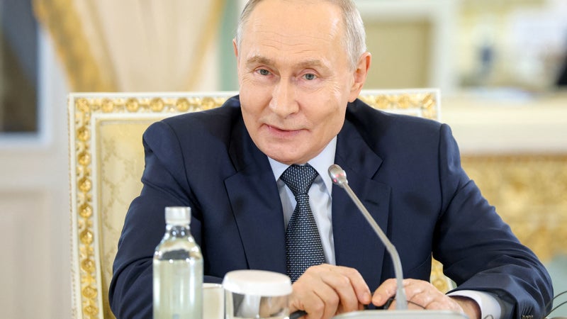 Guerre en Ukraine: Vladimir Poutine dément tout "scénario qui nécessiterait une mobilisation" face à l'Ukraine