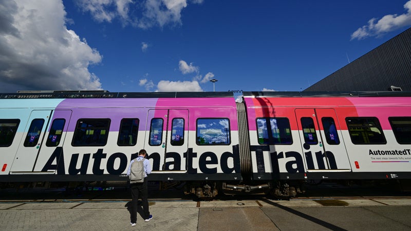 Rame sans conducteur, paiement par reconnaissance faciale... Partout dans le monde, le ferroviaire intègre de plus en plus l'IA pour générer des dizaines de milliards d'économies par an