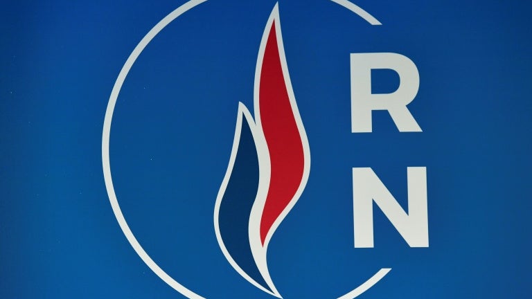 Un élu RN du Pas-de-Calais démissionne après avoir porté un tee-shirt suprémaciste blanc en réunion