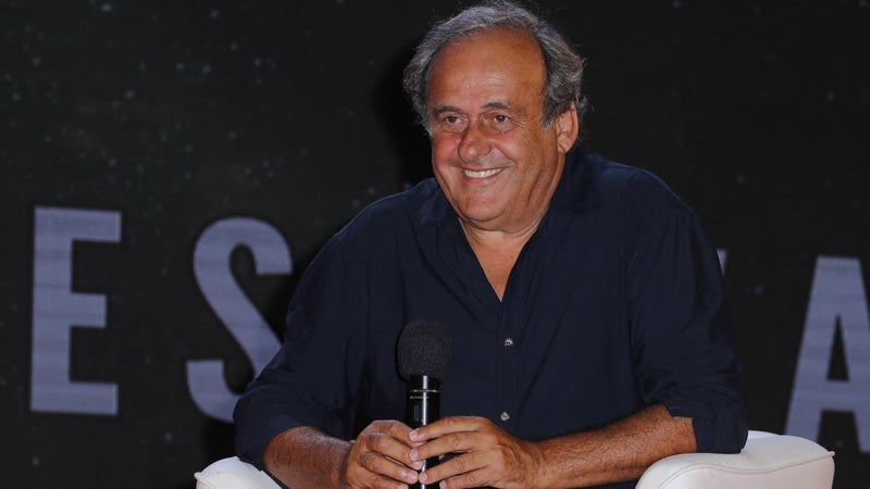 "J’aime pas le mot 'quotas', mais": Platini défend le niveau de la Ligue 1 mais tacle la "catastrophe" de l'arrêt Bosman