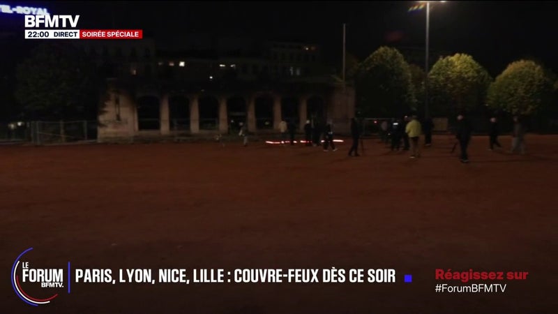 FORUM BFMTV - Lyon: après la mise en place du couvre-feu, des policiers procèdent à des contrôles