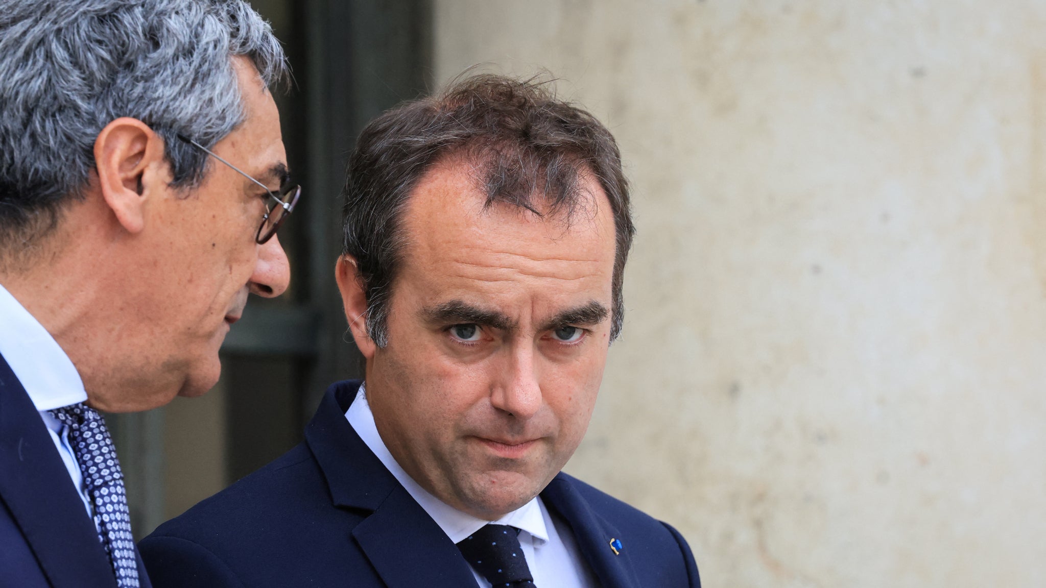 Sébastien Lecornu annonce une "dotation nouvelle" de 50 millions d'euros pour les communes rurales et une "réponse spécifique" aux petites stations-service