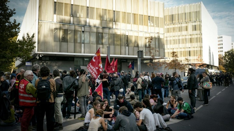 Colère lycéenne: le parquet de Bobigny ouvre une enquête pour violences sur des policiers au lycée Paul-Éluard de Saint-Denis
