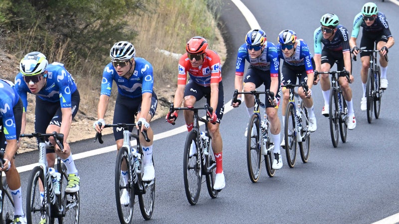 Enric Mas avec son maillot rouge sur la Vuelta le 2 septembre 2026 2342342