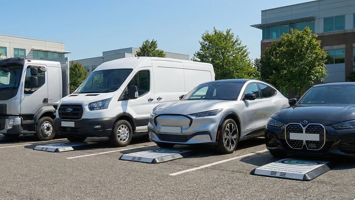 La solution de recharge par induction d'Up&charge s'adapte à tous les véhicules de flotte, du poids lourd à la berline en passant par l'utilitaire La solution de recharge par induction d'Up&charge s'adapte à tous les véhicules de flotte, du poids lourd à la berline en passant par l'utilitaire
