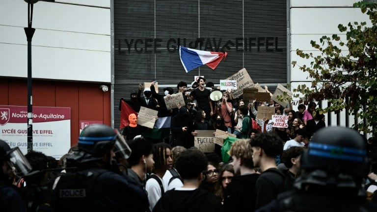 "La plupart des mouvements sociaux commencent avec ras-le-bol": comment expliquer l'embrasement de la colère lycéenne?