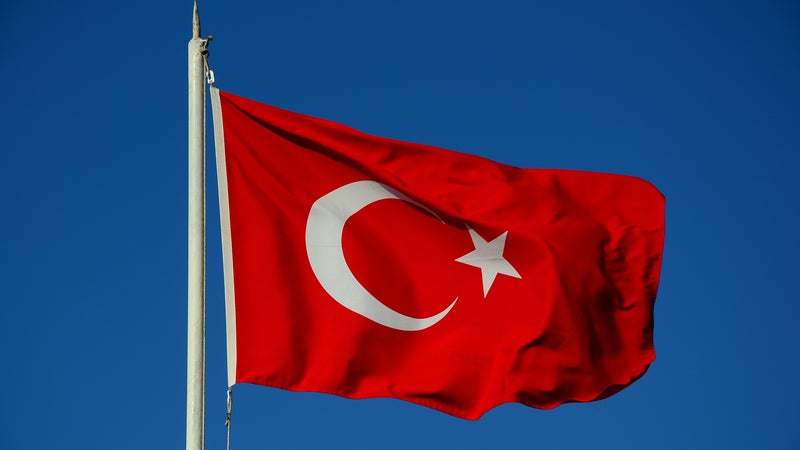 Huit blessés après des tirs devant une école en Turquie, le suspect interpellé