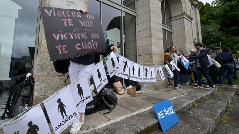 "Une histoire sans fin": après les nouvelles accusations contre Joël Le Scouarnec, deux victimes témoignent à visage découvert pour "briser le silence"
