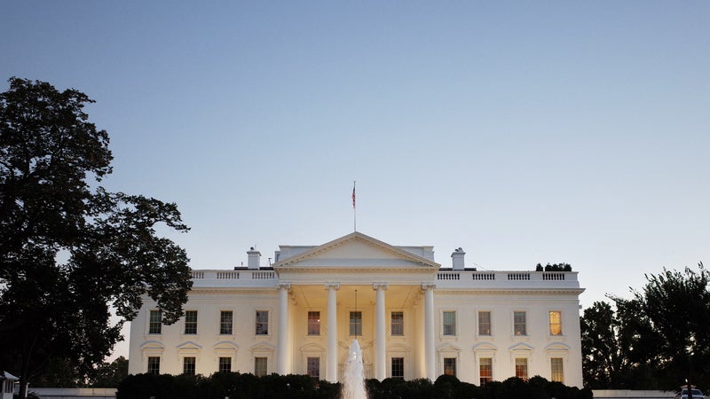 Les journalistes de trois médias américains toujours privés d'accès à la Maison Blanche malgré l'ordonnance d'un juge fédéral, une audience en urgence réclamée