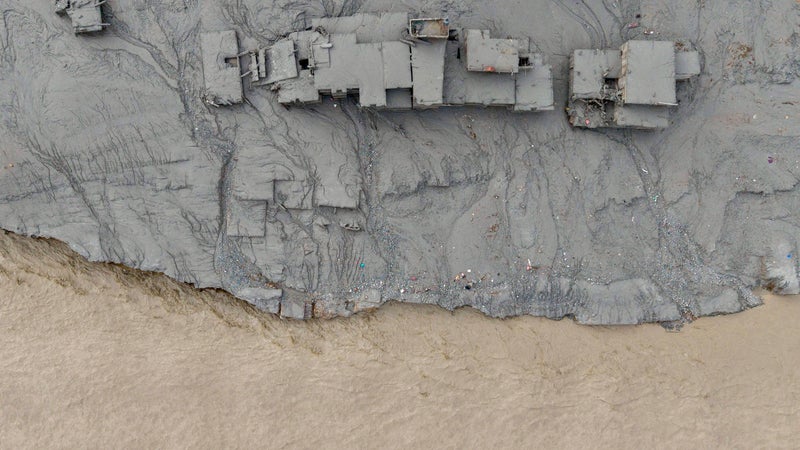 AVANT/APRÈS. Népal: des images satellites montrent l'ampleur de la crue qui a fait plusieurs centaines de morts