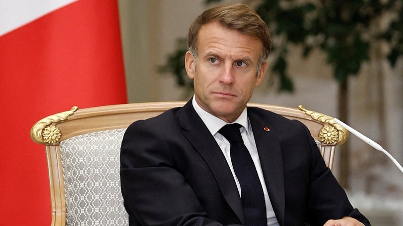 Pour "que les Français ne manquent de rien", Emmanuel Macron a sécurisé des livraisons supplémentaires de 200.000 tonnes de diesel par mois aux Émirats et au Bahreïn