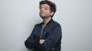 Le comédien Greg Guillotin reconnaît des faits de violences physiques et psychologiques sur son ancienne compagne, qui a déposé plainte.