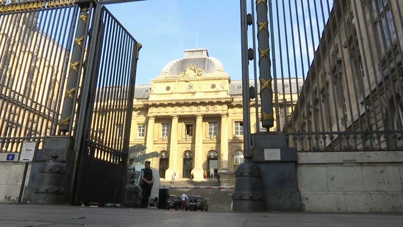 Au procès en appel du "gourou de La Villette", d'anciens adeptes racontent la "vague" de l'emprise et la difficulté de rompre avec "le groupe"