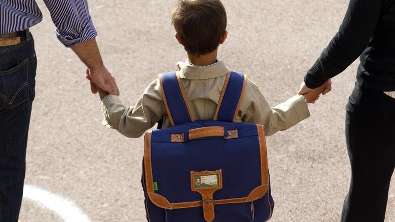 "On viendra avec les enfants": des parents d'élèves se mobilisent contre la fermeture d'une école dans le Vaucluse