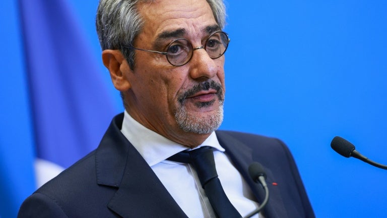 "Il y a trop d'obésité, trop de diabète": le ministre du Commerce confirme qu'une nouvelle taxe sur les produits sucrés est "sur la table" pour le budget 2027