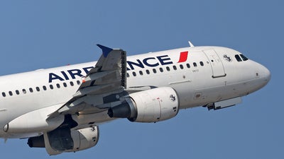 Un Airbus A320-214 d'Air France décollant de l'aéroport de Marseille Provence le 24 juin 2025. (Photo d'illustration)