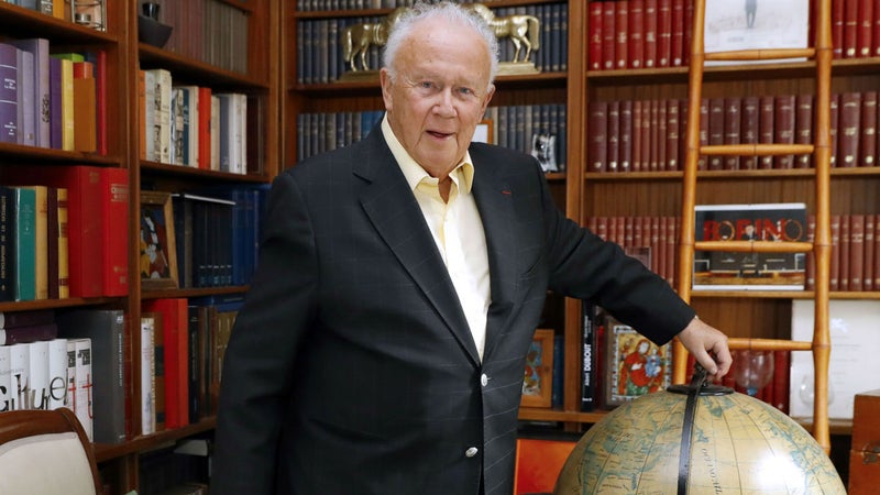 Mort de Philippe Bouvard: Emmanuel Macron estime que "la France perd une figure libre"