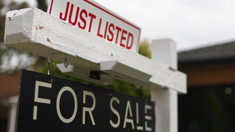 Aux États-Unis, il faut désormais attendre 40 ans pour devenir propriétaire, un record historique: la crise du logement percute de plein fouet le rêve américain et devient un sujet central des midterms
