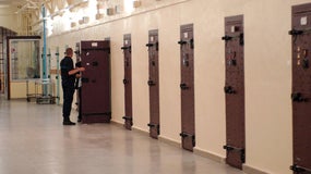 A la maison d'arrêt de Rouen, où était placé le meurtrier présumé de Caroline et Christophe avant sa libération. (photo d'illustration)