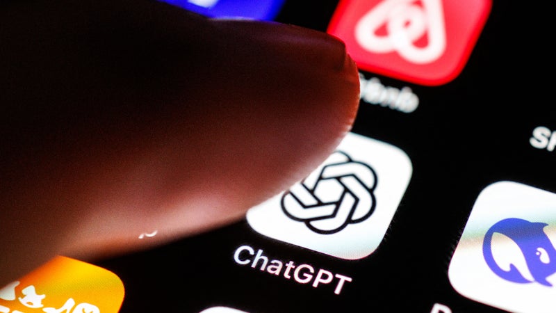 Ils sont au coeur des accusations autour du roman "C'était ça ou mourir": comment fonctionnent les détecteurs de textes générés par intelligence artificielle et sont-ils vraiment fiables?