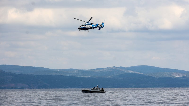 Un mort et 25 disparus dans le naufrage d'une embarcation de migrants au large de la Grèce