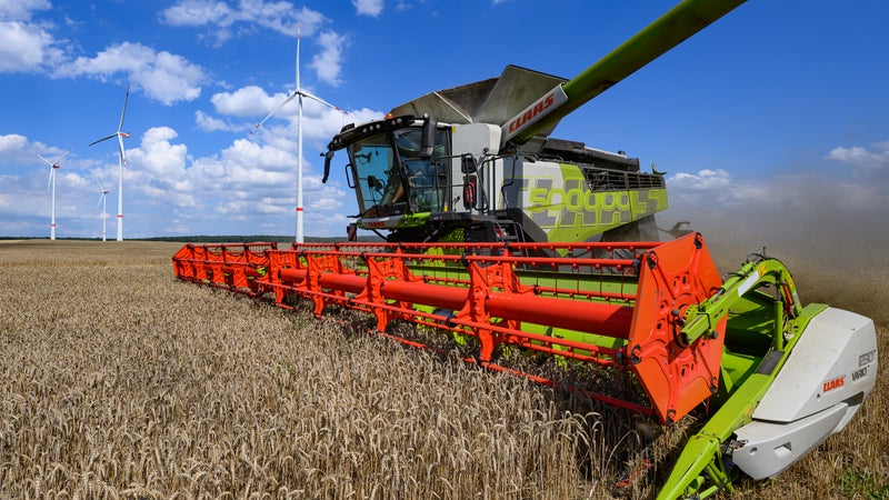 Exclure les grandes exploitations ou les retraités, favoriser les petites fermes et les jeunes? Les 27 pays de l'UE négocient pour définir les contours de la nouvelle Politique agricole commune