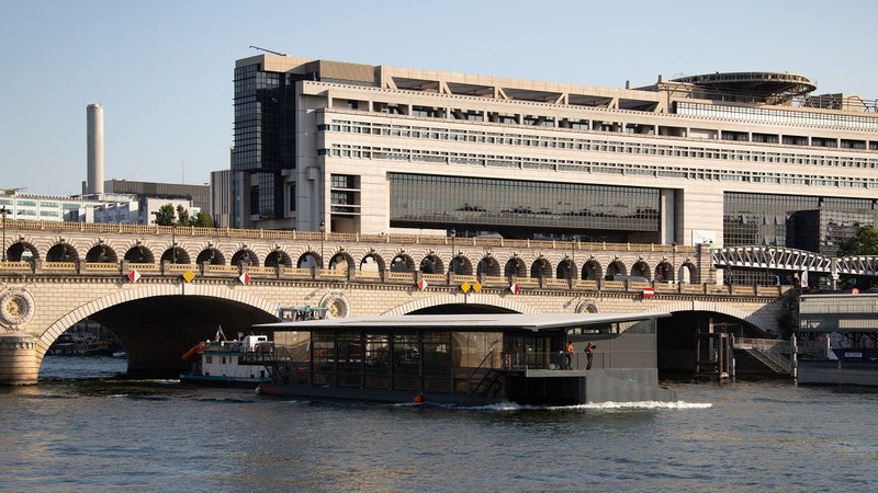 Ce sera bien au-dessus de la cible initiale: Bercy estime que le déficit public atteindra 5,4% du PIB en 2026