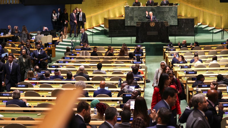 Benjamin Netanyahu aux Nations unies: des dizaines de membres quittent la salle avant son discours, le dirigeant les traitent de "lâches"