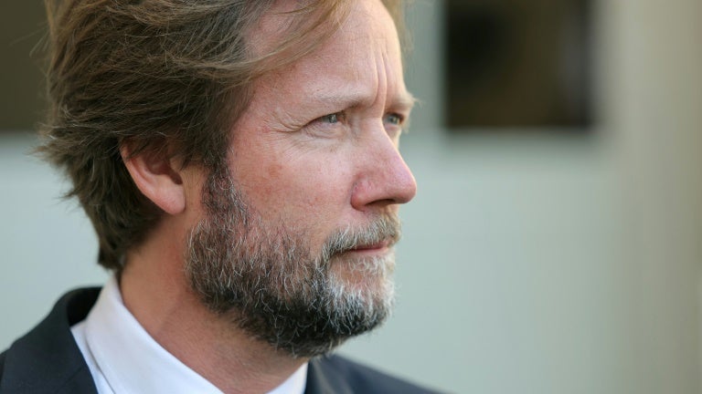 Présidentielle: le chef des députés PS Boris Vallaud annonce soutenir Raphaël Glucksmann