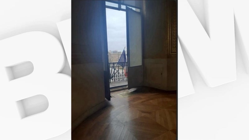 INFO BFMTV. Au musée du Louvre, une porte-fenêtre retrouvée grande ouverte en mai "aurait permis à n’importe qui de se retrouver à l'intérieur"