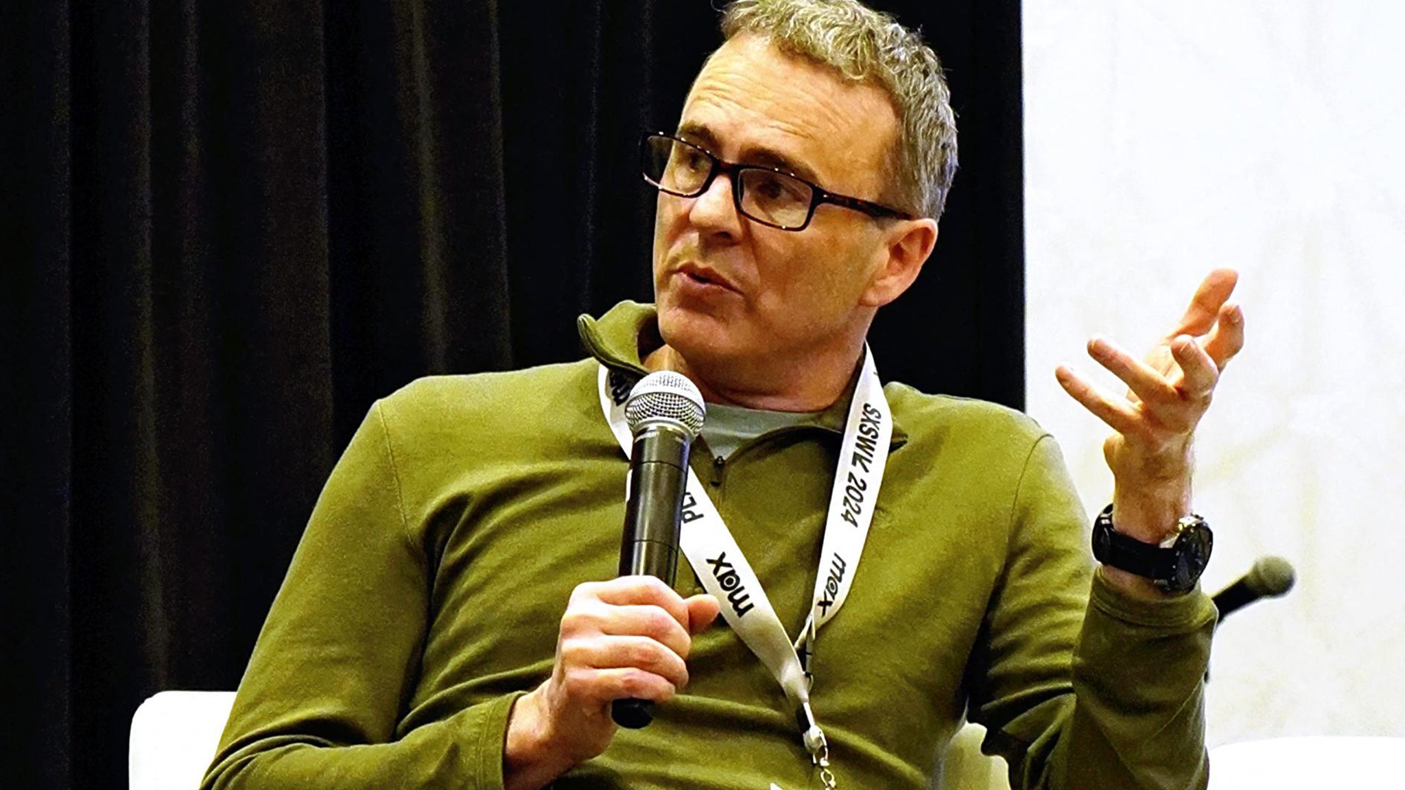 Shane Legg s'aligne avec le patron d'Anthropic: le cofondateur de Google Deepmind estime que l'intelligence artificielle ne doit pas avancer plus vite que la sécurité