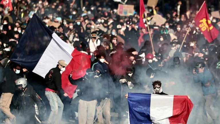 "Il vaut mieux rester chez soi": ces habitants de Marseille qui décident de ne pas manifester par crainte des débordements
