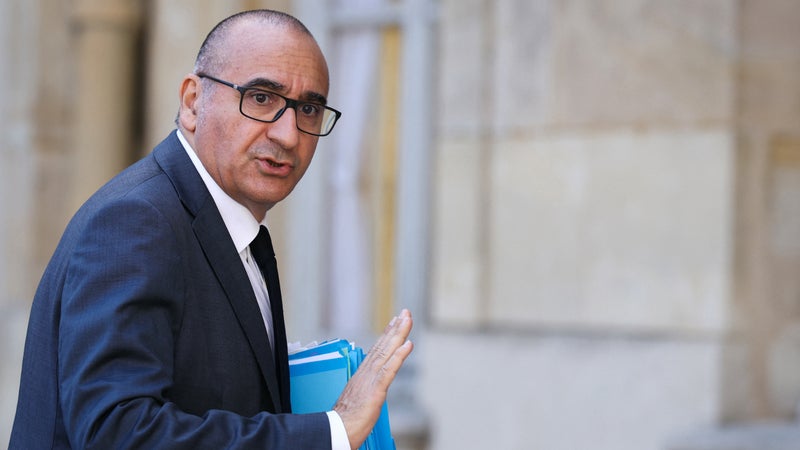 DIRECT. Interdiction du voile dans l'espace public: Laurent Nuñez fustige la proposition "stigmatisante" du RN