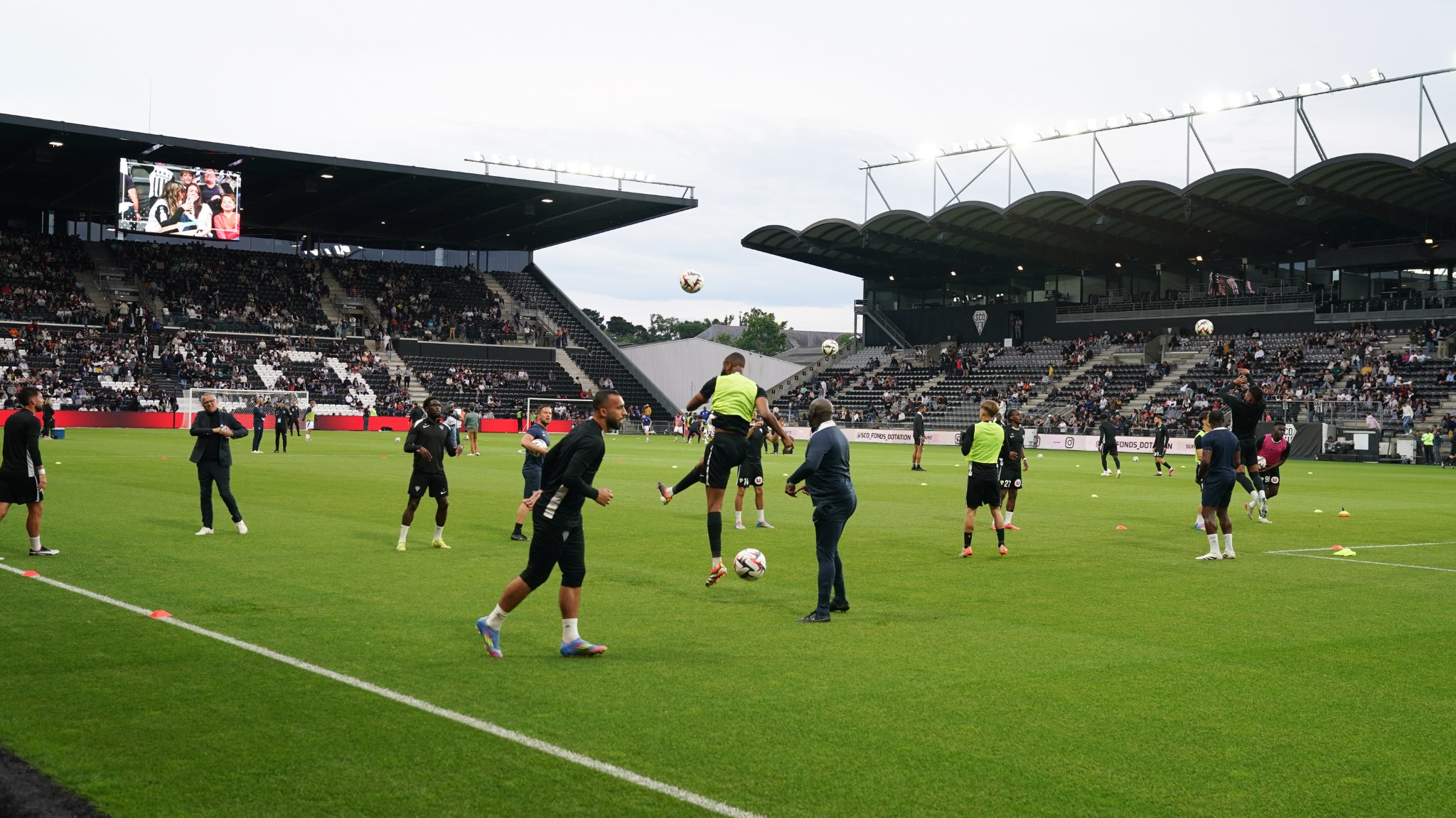 Marseille Routs Angers 5-2 to Secure Second Ligue 1 Victory
