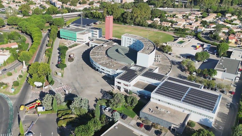 Vaucluse: près de 1.300 m2 de panneaux photovoltaïques inaugurés au centre départemental des pompiers