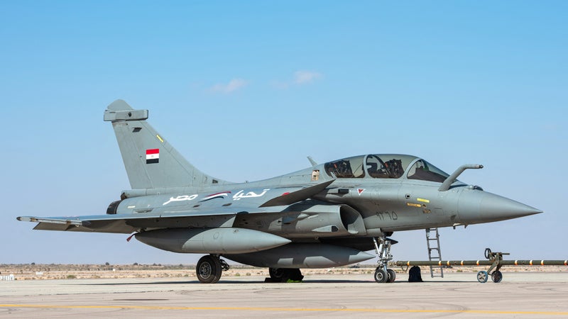 Le premier pays étranger à avoir acheté le Rafale en veut 24 de plus: l'Égypte qui a déjà commandé 54 avions de combat français est prête à passer une nouvelle commande