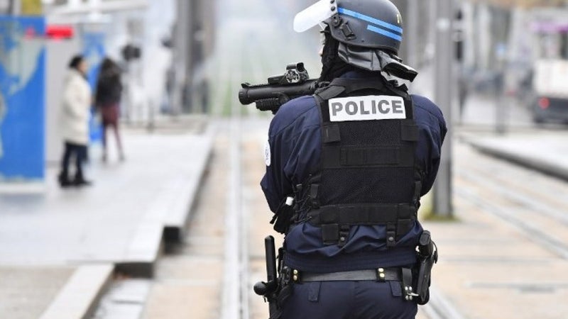 Manifestations du 17 octobre: une plainte déposée pour "violences volontaires" par la mère de l'adolescente de 17 ans qui a perdu la vue à un œil à Mulhouse