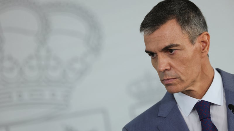 Collision mortelle de trains en Espagne: Pedro Sánchez se dit "consterné par ce grave accident"