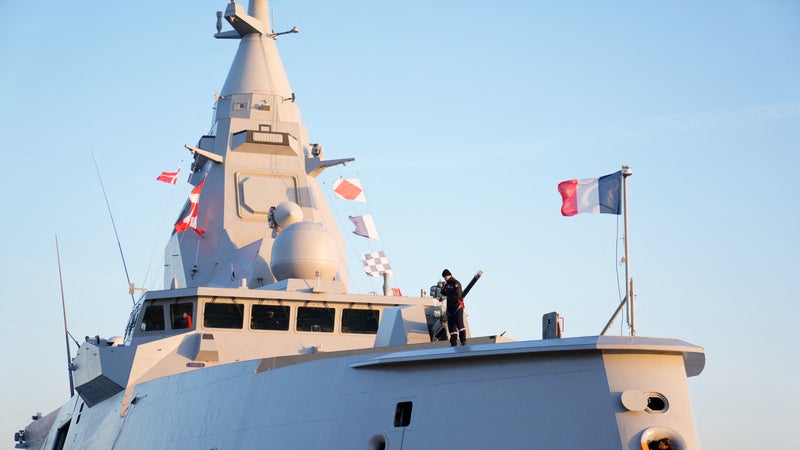 Naval Group livre une deuxième frégate à la Grèce, qui accélère la modernisation de sa flotte face aux tensions régionales