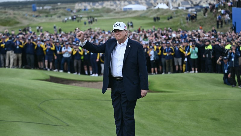 "Au nom des États-Unis d'Amérique, je vais les lever": Donald Trump promet la fin des droits de douane sur le whisky irlandais