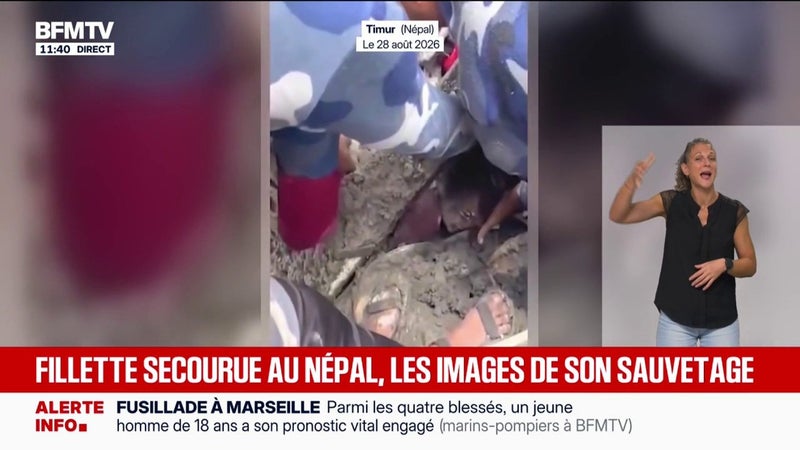 Crue au Népal: une fillette coincée sous des gravats a été sauvée par les secours népalais