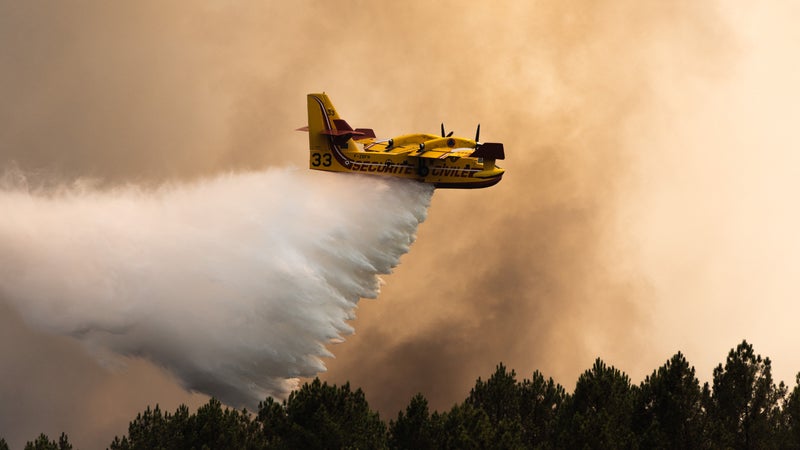 "Une nuit extrêmement difficile": incendie sur une île en Croatie, 3.500 hectares partis en fumée, plus de 200 personnes évacuées